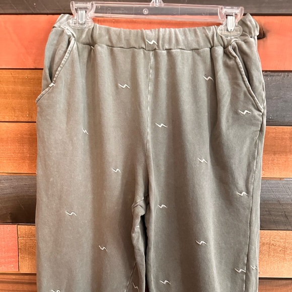 Easel Jogging Pants with Lightning Bolts - Picture 3 of 8